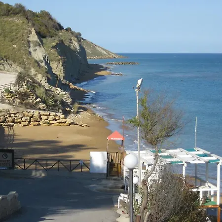 Le Tre Rose Mare فيلة كابو ريزوتو