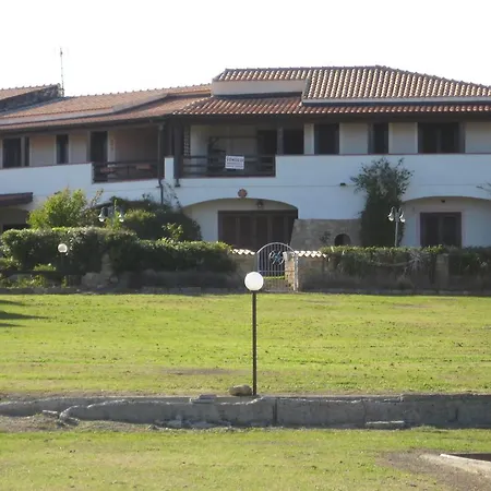 فيلة Le Tre Rose Mare